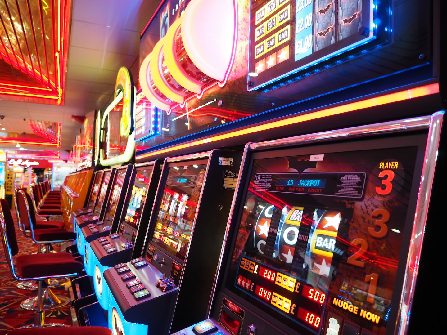 Les machines à sous au casino attirent de plus en plus de monde