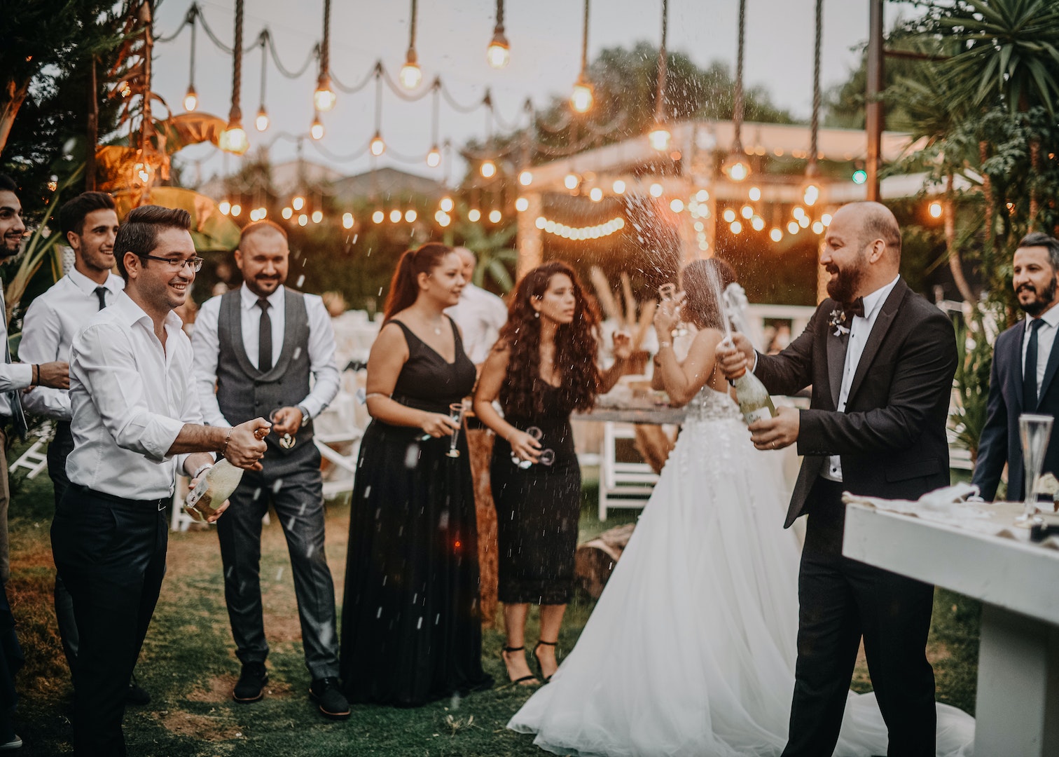 Un photographe professionnel vous permettra de conserver les plus beaux moments de votre mariage pour toute votre vie.